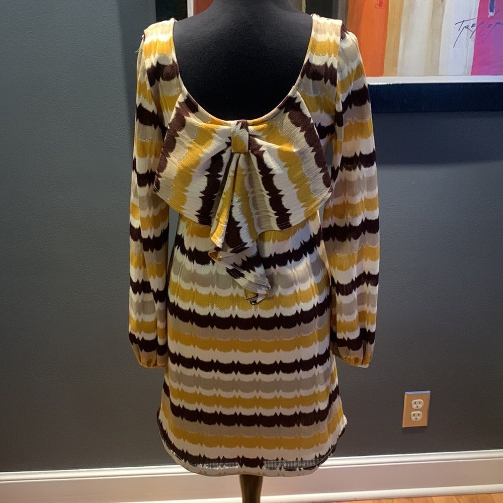 Va Va brown/gold/tan/cream/metallic silver bow back  stretch knit midi. New. Sm